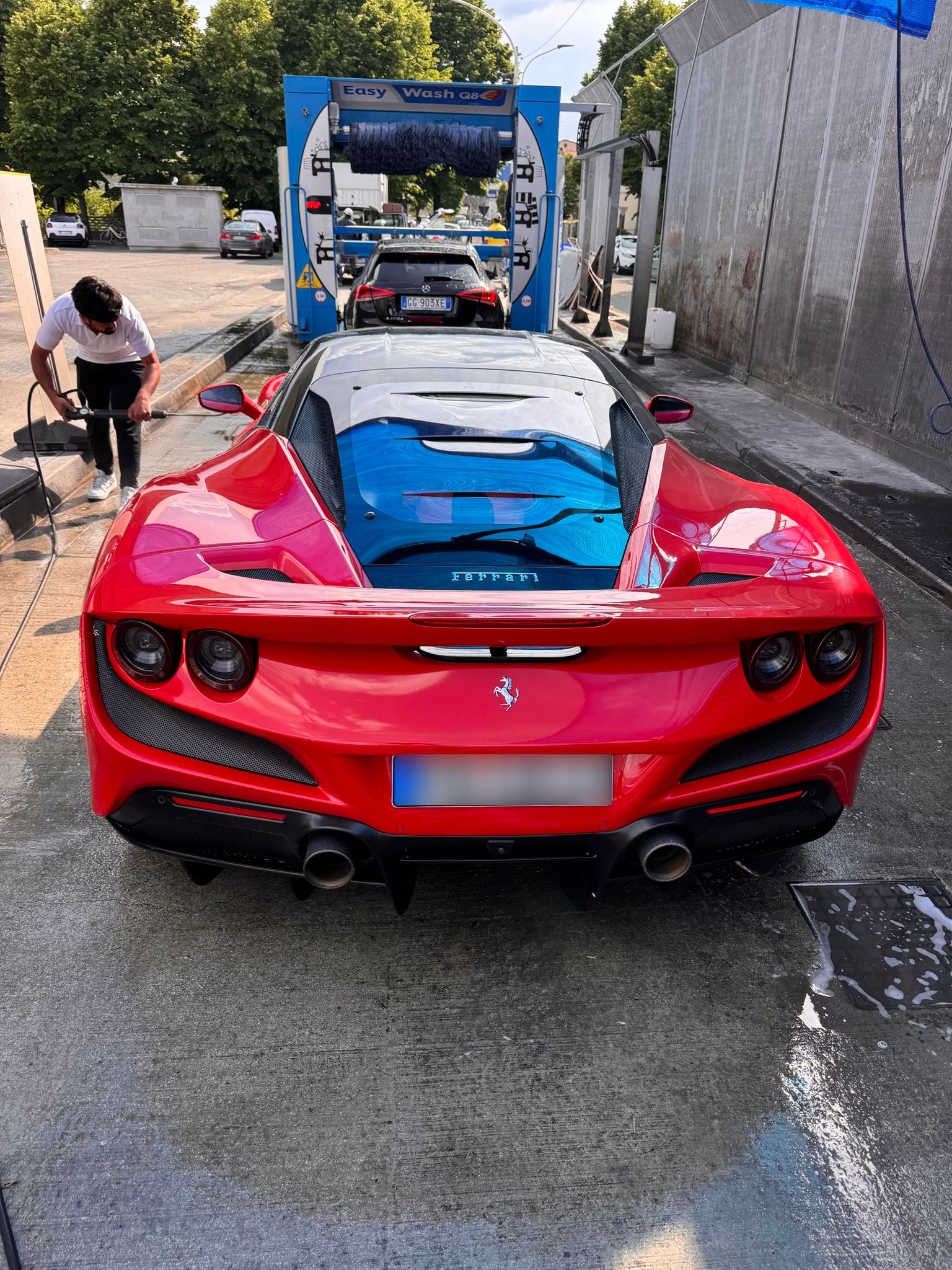 Sede Nova Autolavaggi - Struttura moderna e attrezzata per autolavaggio professionale